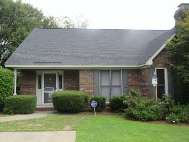 Main picture of 2165 Tudor St
