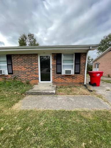 Main picture of 115 Birch Dr