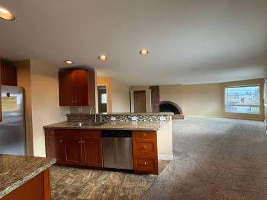 Main picture of 8100 Green Lake Dr N