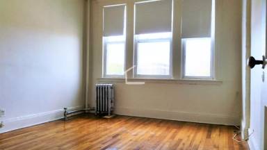 Main picture of 1626 Commonwealth Ave