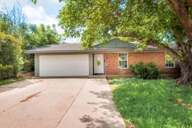 Main picture of 1808 Moonbeam Ln
