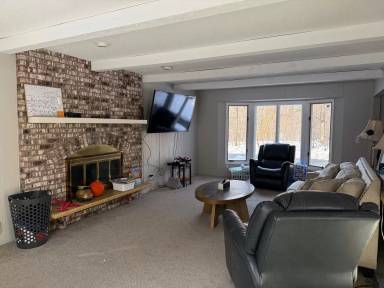 Main picture of 8041 Pennsylvania Rd