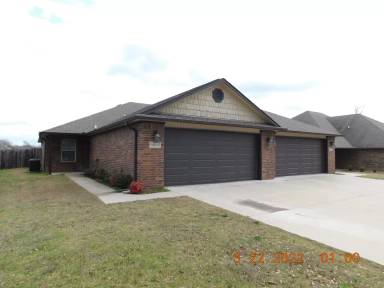 Main picture of 1002 Springhill Rd