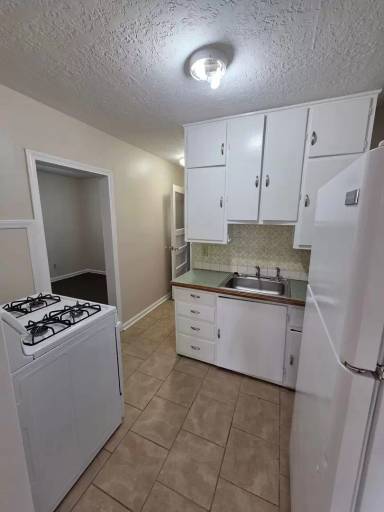 Main picture of 1803 S Grove St