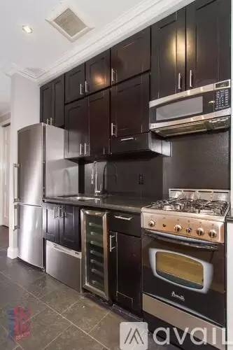 Main picture of 213 E 26th St