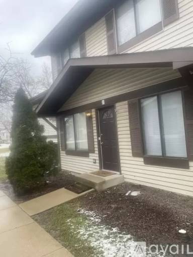 Main picture of 746 Winchester Cir W