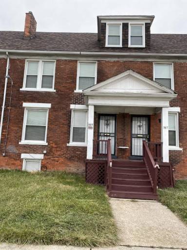 Main picture of 585 Harper Ave