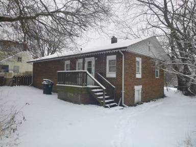 Main picture of 66 Steiner Ave