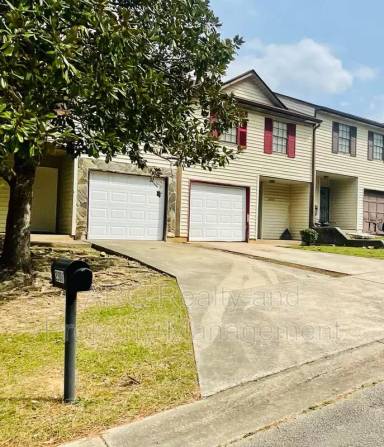 Main picture of 2301 Pine Tree Trl