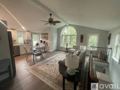 Main picture of 20 Tall Timbers Ln