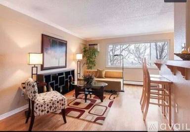 Main picture of 1267 N Lafayette St