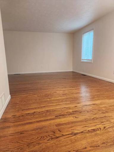 Main picture of 88 Woodsong Ln