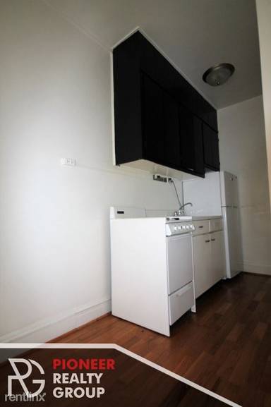 Main picture of 4631 N Paulina Apartments