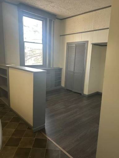 Main picture of 901 Main St