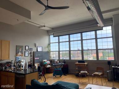 Main picture of 689 Myrtle Ave