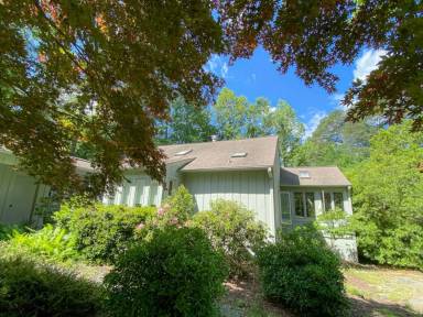 Main picture of 284 Claymoor