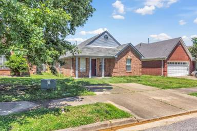 Main picture of 8219 Cross Point Dr