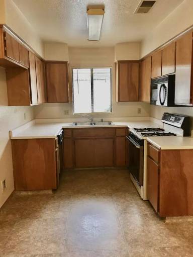 Main picture of 1786 N Reed Ave
