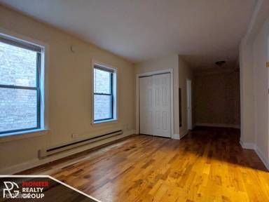 Main picture of 1347 N Dearborn St