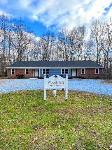 Main picture of 100 Woodcleft Cir