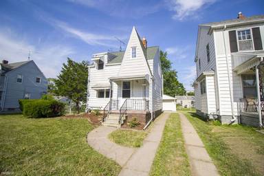 Main picture of 3220 Blackstone Dr