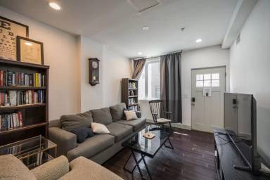 Main picture of 1770 Waterloo St