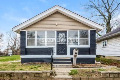 Main picture of 1119 N Belmont Ave