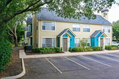 Main picture of Bishops Court at Windsor Park Condominiums