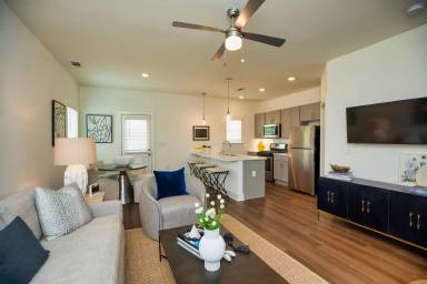 Main picture of 4272 Brevard Blvd