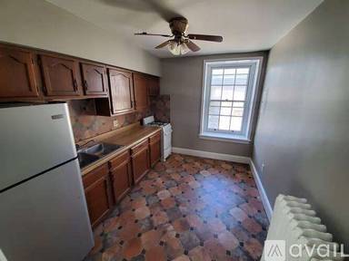 Main picture of 36 S Pitt St