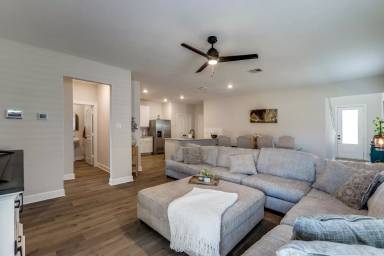 Main picture of 1217 Bullock Dr