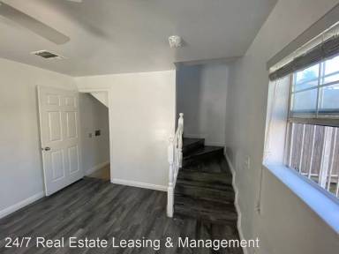 Main picture of 2843 Somerset Dr