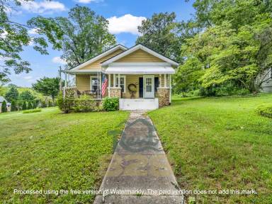 Main picture of 521 N Oak St