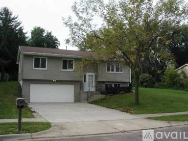 Main picture of 355 16th St NE
