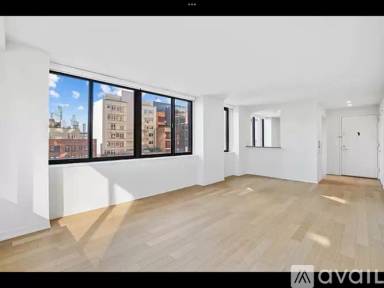 Main picture of One Columbus Place