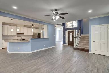 Main picture of 7810 Duchess St