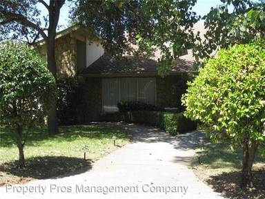 Main picture of 202 Hollyhill Ln