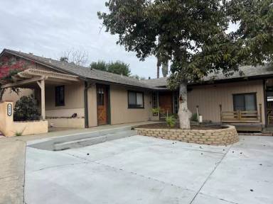Main picture of 8474 Golden Ridge Rd