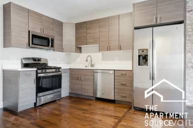 Main picture of 2218 N Sawyer Ave