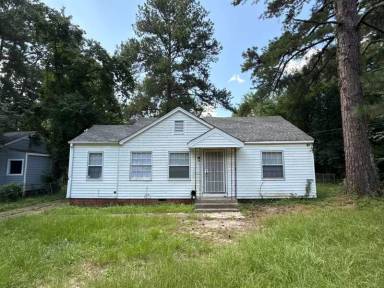 Main picture of 211 W Santa Clair St