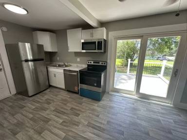 Main picture of 1005 E Mauney Ave