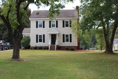 Main picture of 716 S Meadow Rd