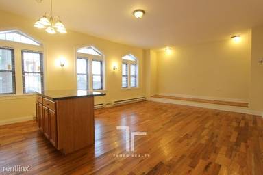 Main picture of 635 W Barry Ave