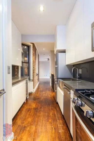 Main picture of 460 W 50th St