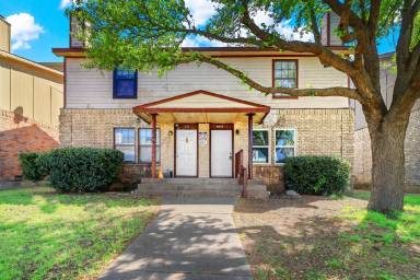 Main picture of 220 Alexandria St
