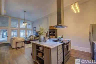 Main picture of 71 Union Ave