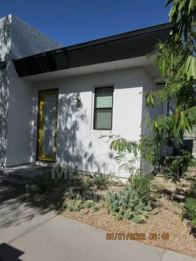 Main picture of 935 W Highland Ave