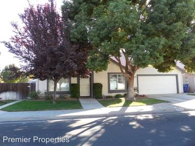 Main picture of 993 N Bush Ave