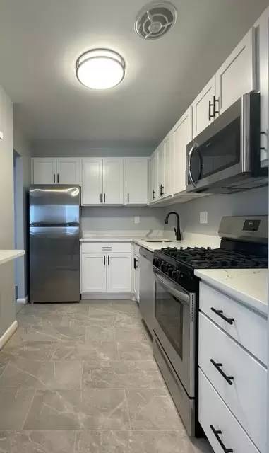 Main picture of 4020 Washington Blvd
