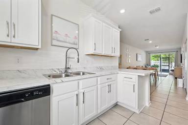 Main picture of 417 Running Woods St